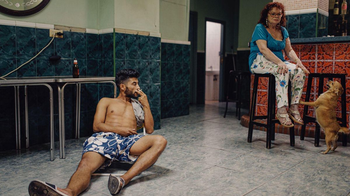 Una fotógrafa busca el amor en el tugurio portuario de Algeciras: “Les gustaría a todos ver qué ocurre allí por un agujerito”