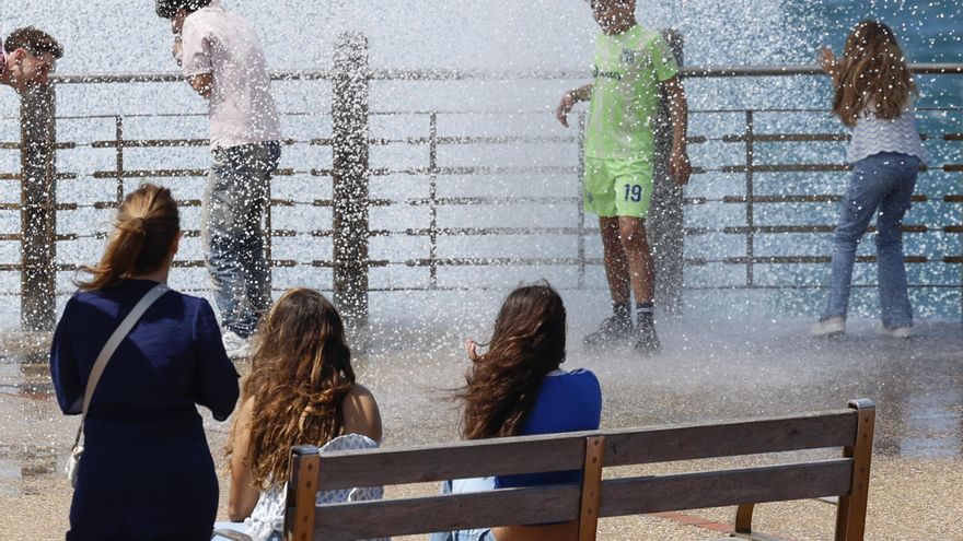 La lluvia, hasta 60 litros en una hora, activa el aviso rojo (riesgo extremo) en Cataluña