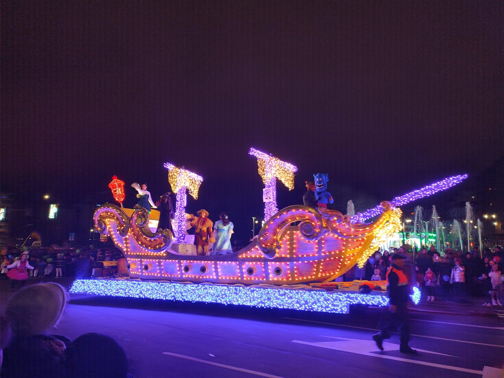 Así brilló y llenó de ilusión a León la Cabalgaza de la Navidad de 2025