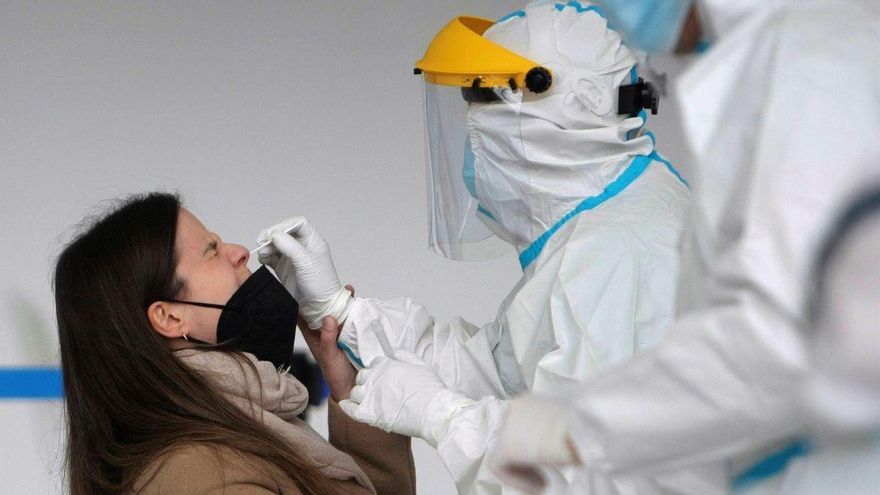 Baja laboral por COVID-19: las PCR o los test de antígenos positivos serán obligatorios para tramitarlas