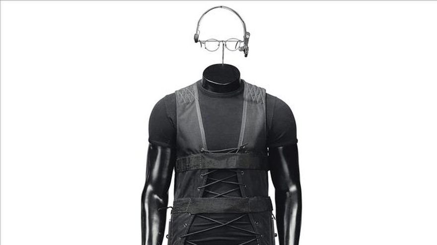 El traje que Tom Cruise llevó en "Misión Imposible" sale a subasta en Londres