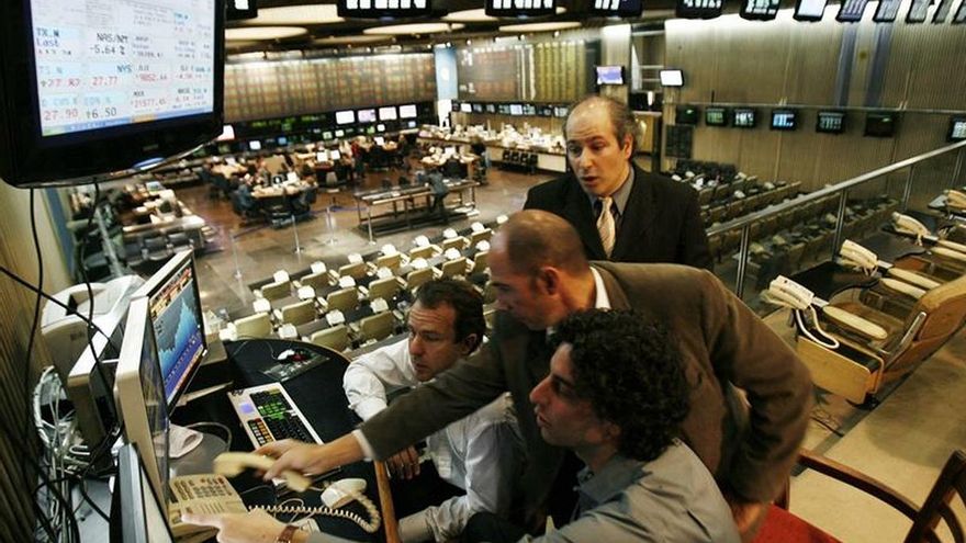 Biogen se desploma en bolsa tras cancelar dos ensayos sobre alzhéimer