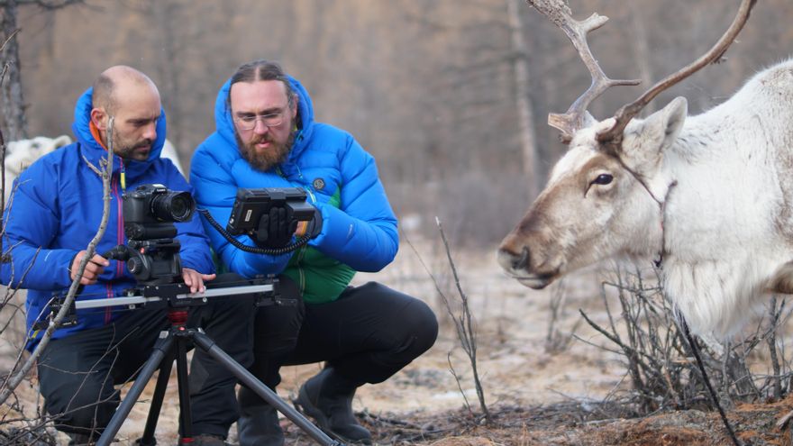 Aner Etxebarria y Pablo Vidal durante la filmación del documental