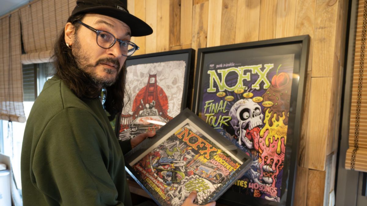 El ilustrador Joel Abad muestra algunos de sus diseños