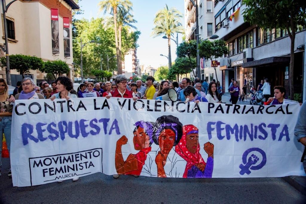 Manifestación feminista para pedir la dotación presupuestaria para el Pacto contra la Violencia de Género / CARLOS TRENOR