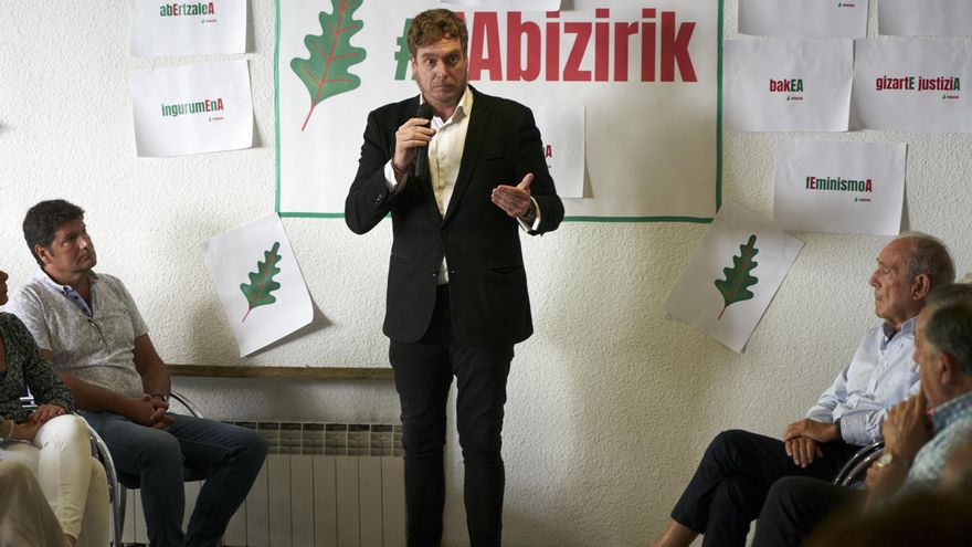 El líder del sector critico de Eusko Alkartasuna Mayorga Ramirez, durante su intervención hoy en Vitoria