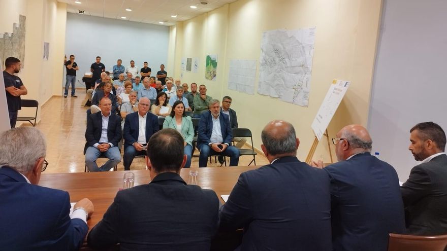 Acto de firma del convenio.