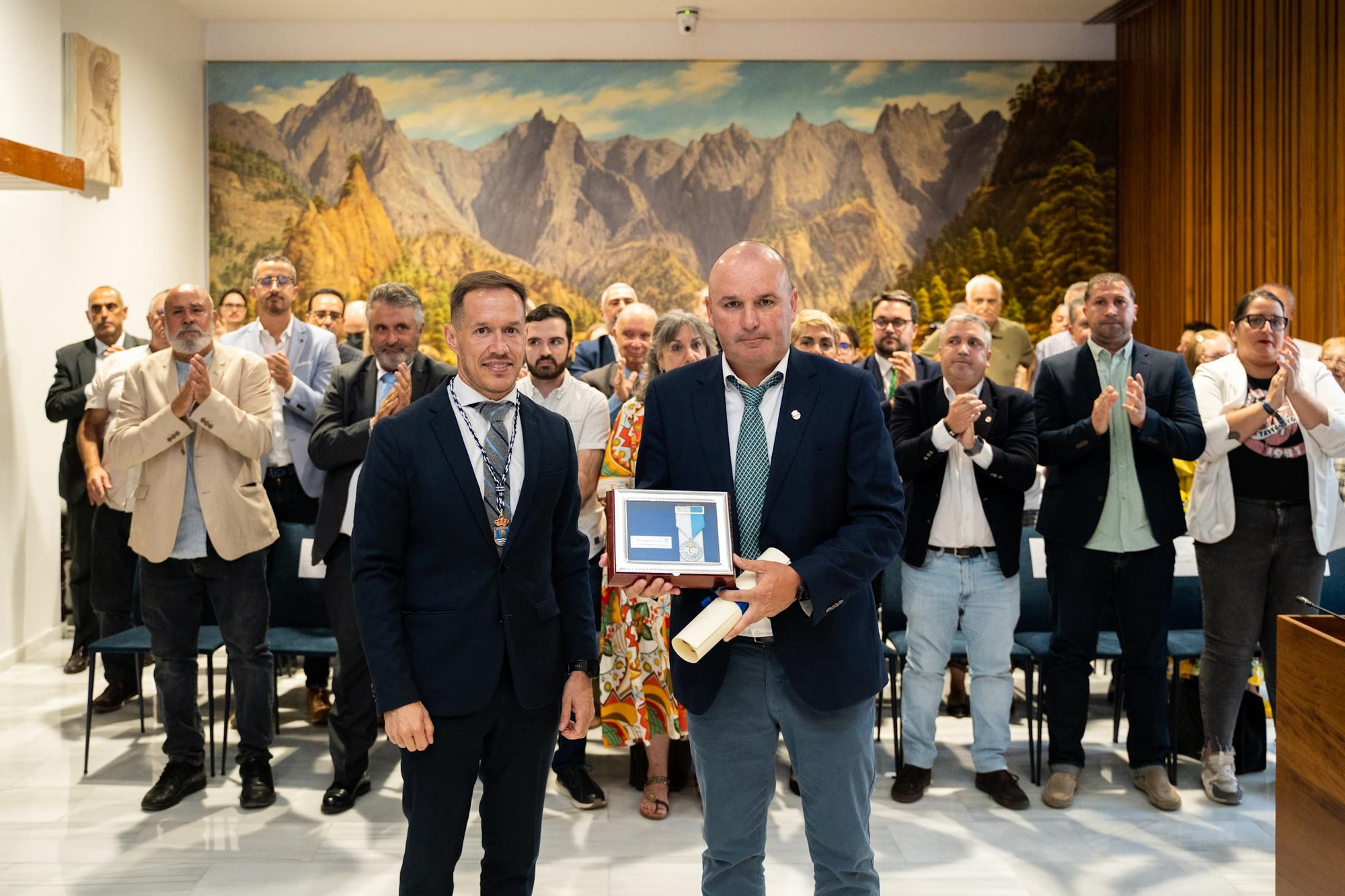 La SD Tenisca recibe la Medalla de La Palma por su centenario.