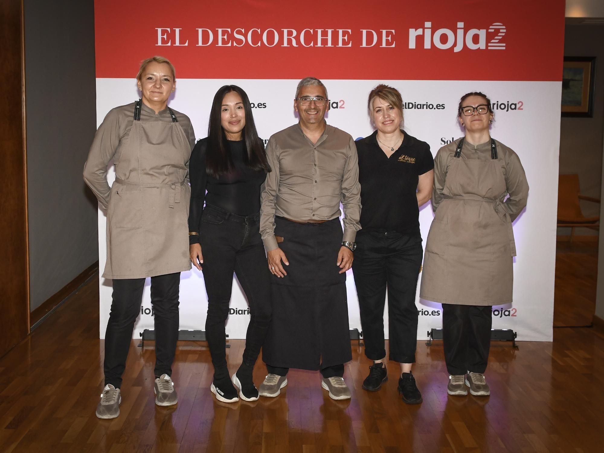 El equipo de camareros y recepción de El Descorche