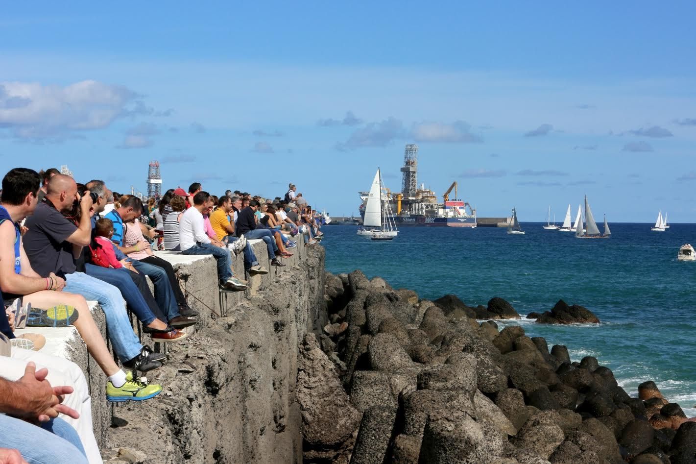 Las embarcaciones de la ARC zarpan hacia el Caribe. (ALEJANDRO RAMOS)