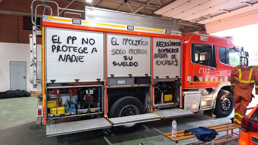 Parques cerrados y el helicóptero de rescate inutilizado en plena ola de calor por los incumplimientos del PP con los bomberos de Valencia