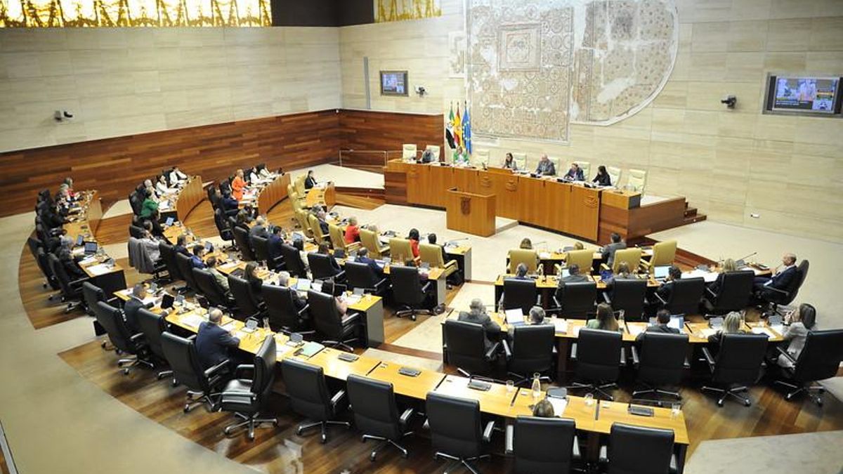 El secretario general del PSOE de Extremadura, Miguel Ángel Gallardo tomará posesión de su escaño de diputado de la Asamblea el jueves