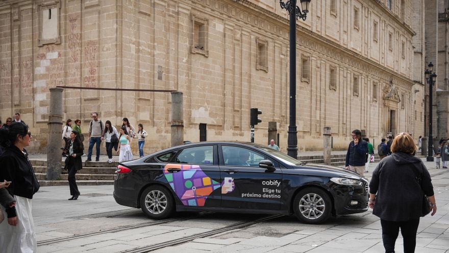 Buceando en los algoritmos de las VTC: cómo suben Uber, Cabify y Bolt los precios por trayecto