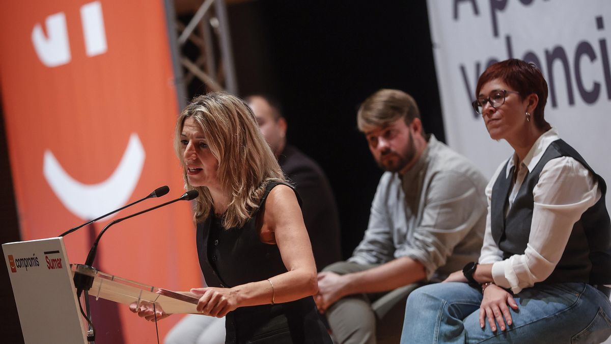 La líder de Sumar y vicepresidenta segunda y ministra de Trabajo y Economía Social, Yolanda Díaz, interviene durante un acto de Compromís-Sumar, en el Palau de les Arts, a 21 de octubre de 2023, en Valencia.