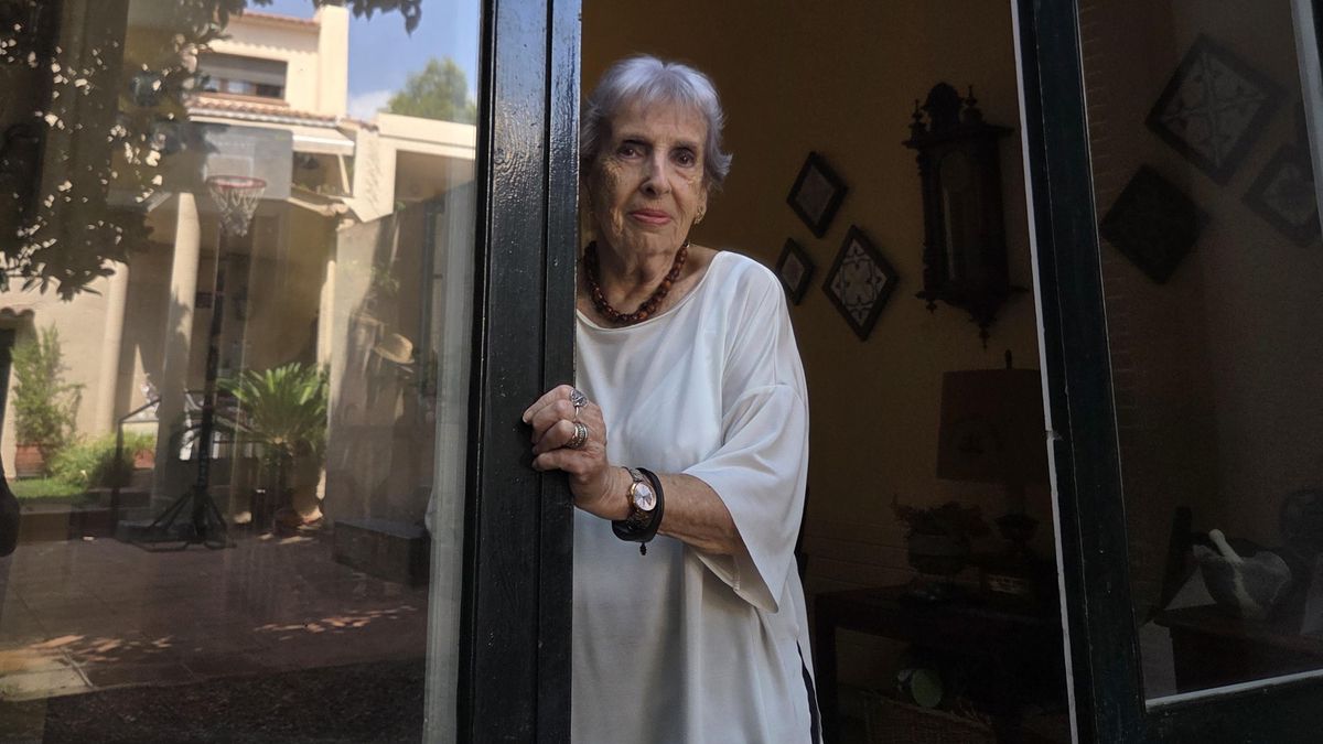 Lola Patau, en su domicilio de Vilassar de Mar (Barcelona).