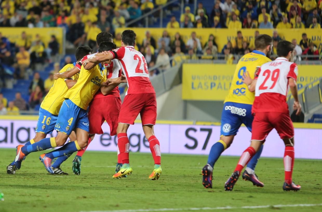 Imágenes del encuentro entre la UD Las Palmas y el RCD Espanyol. Alejandro Ramos.