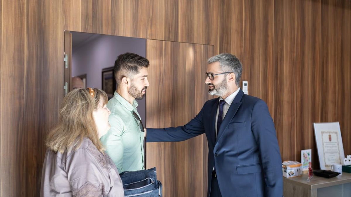 El Ministerio de Interior aprueba el asilo de Dina Najim, la palestina atrapada en Gaza que espera reunirse con su familia en Murcia