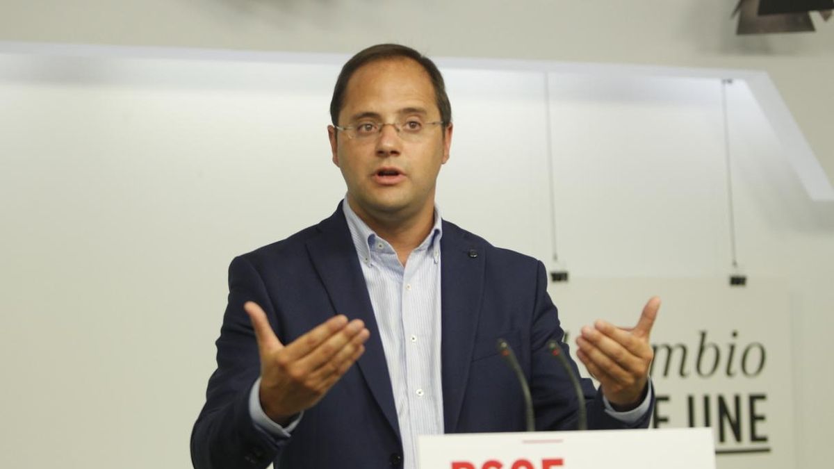 El PSOE defiende que en Cataluña hay que cambiar "frontones" por "foros" de diálogo