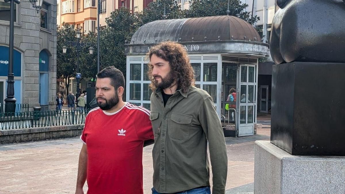 Las víctimas de la agresión fascista de Oviedo reciben amenazas: "A esos hijos de puta de izquierda los barreremos pronto de las calles"