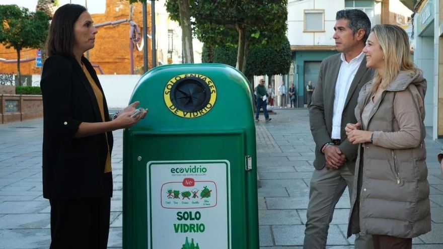 Alcalá de Guadaíra "pone fácil" el reciclaje de vidrio en su casco histórico