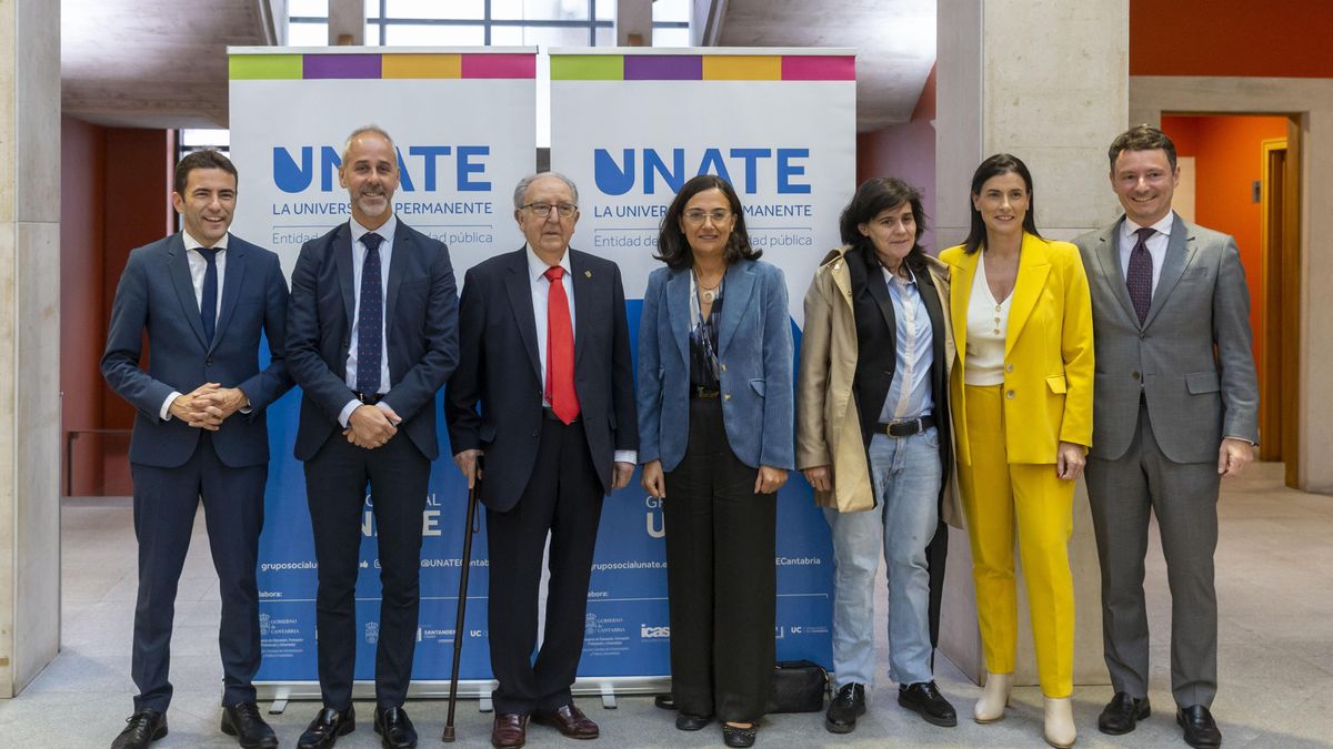 Autoridades en la inauguración del curso de UNATE.