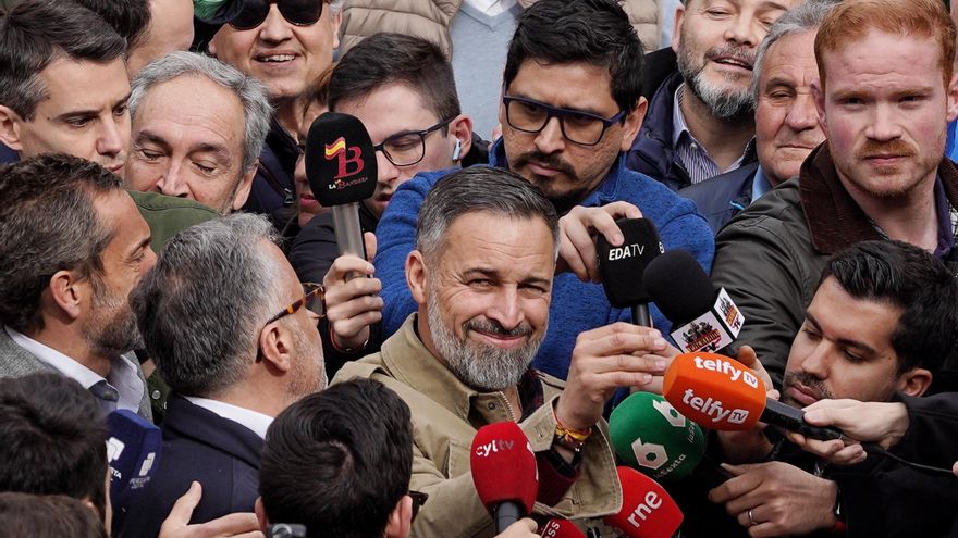 El presidente de Vox, Santiago Abascal (c). EFE/Nacho Gallego