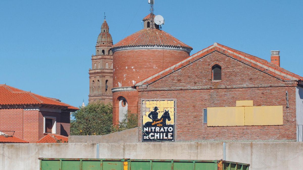 Uno de los históricos rótulos de Nitrato de Chile, en Alaejos (Valladolid).