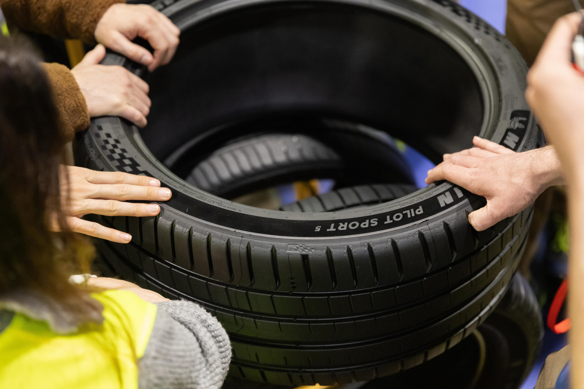 Detalle del acabado aterciopelado en el flanco de la cubierta.