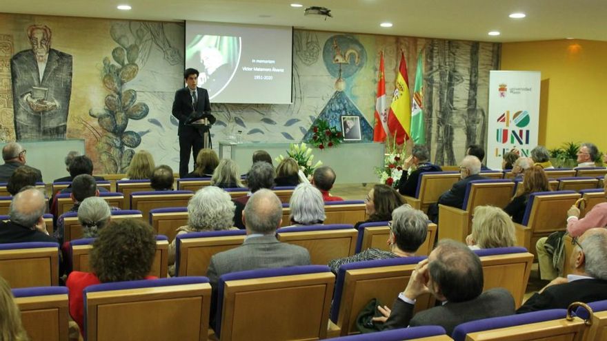 Acto de despedida civil de Víctor Matamoros, este jueves en el Paraninfo Gordón Ordás de la Universidad de León.