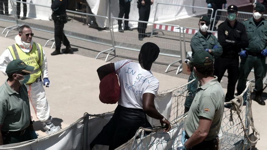Los inmigrantes del Aquarius a su llegada a Valencia.