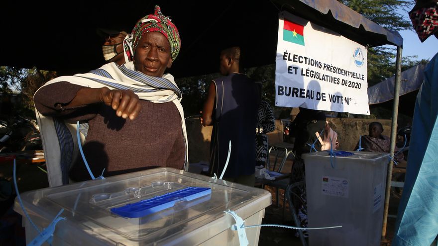 Las elecciones en Burkina Faso transcurren en calma pese a la inseguridad