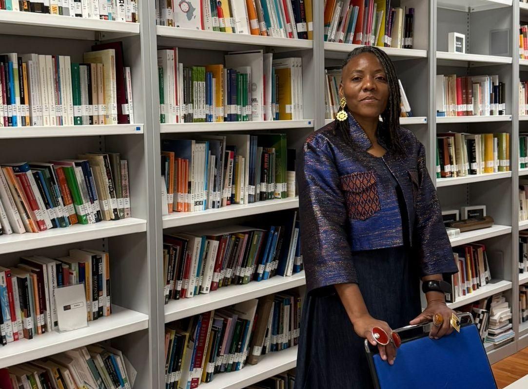 La profesora universitaria, hispanista y escritora Odome Angone, el pasado 24 de febrero en la mediateca de Casa África.