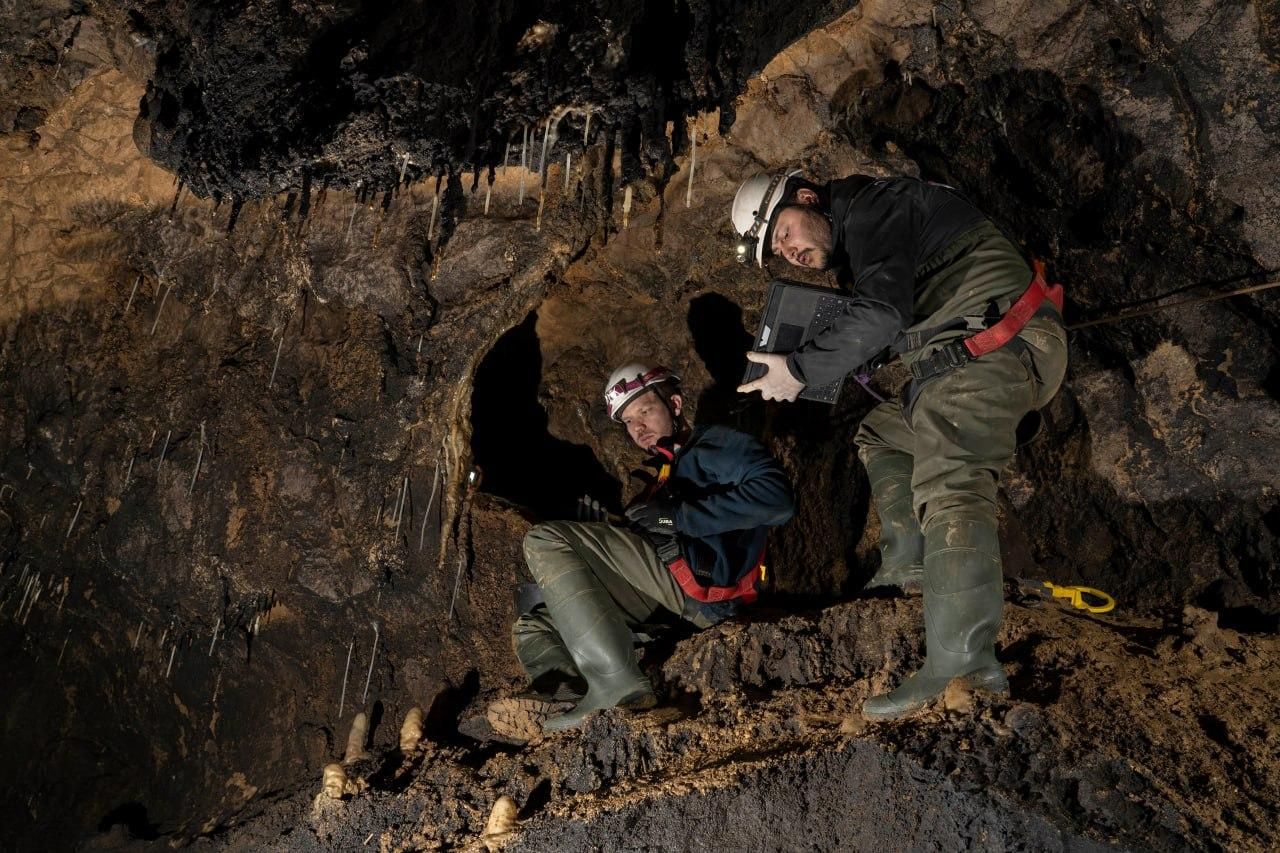 La campaña de este verano se ha desarrollado entre el 22 de junio y el 8 de septiembre y los hallazgos funerarios  proporcionan información de gran relevancia sobre uno de los periodos más desconocidos de Cantabria.  P. SAURA