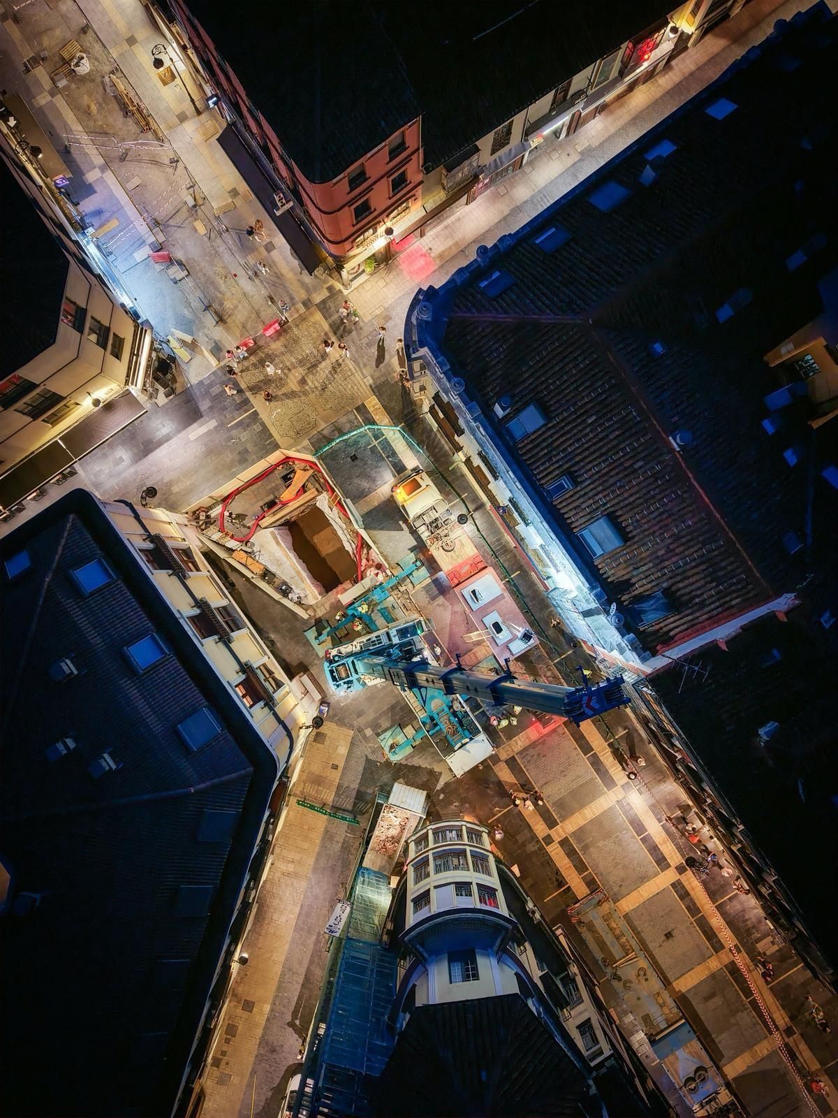 Vista aérea de los trabajos de i-DE en el centro de transformación eléctrica de la calle Ancha.