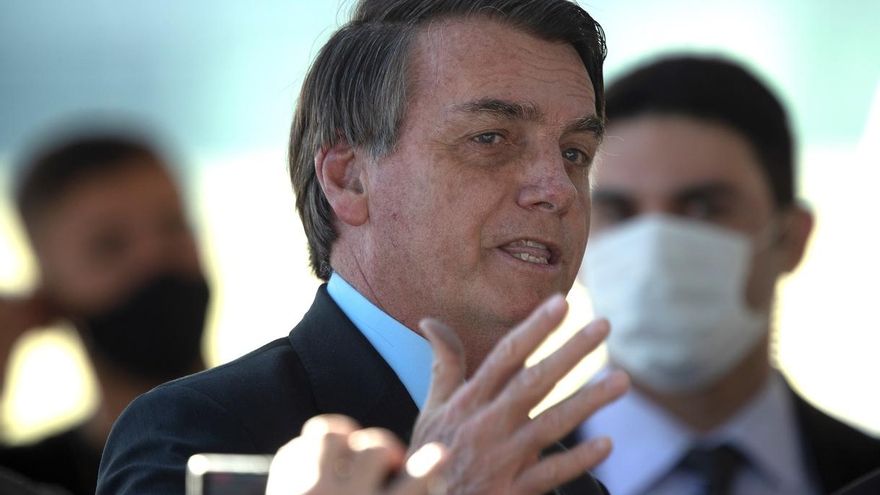 Designado la semana pasada por el presidente de Brasil, Jair Bolsonaro, para dirigir el Ministerio de Educación, el economista Carlos Alberto Decotelli tuvo que renunciar al nombramiento por una serie de informaciones falsas que constaban en su currículo.