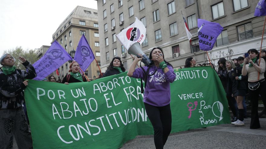 La ultraderecha de Kast activa la batalla del aborto en Chile mientras navega el desgaste creciente de su Gobierno