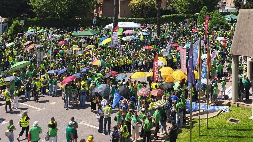 Los sindicatos docentes hacen frente común y mantienen el pulso al Gobierno valenciano, al que acusan de “enrocarse”