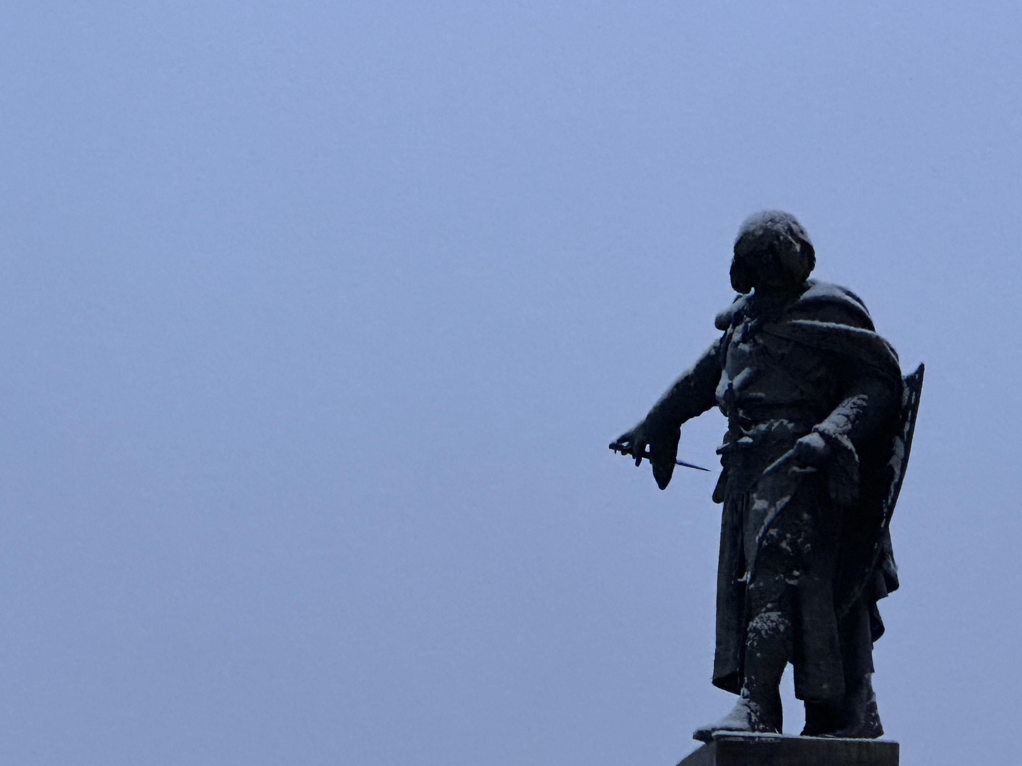 Postales de León nevado: las imágenes que deja la primera nevada del año en la capital
