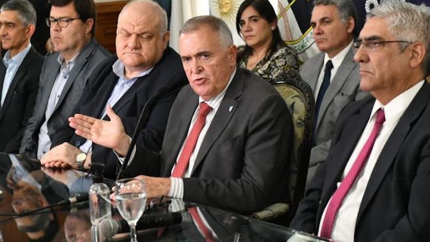 Jaldo confirmó su apoyo a la lista de Quintela, dijo que no es kirchnerista y chicaneó a Manzur, que va con CFK