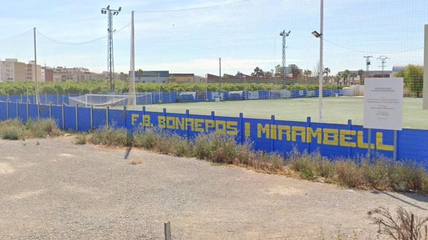Un club de fútbol valenciano lleva strippers a los jugadores menores de edad del juvenil para celebrar una victoria de liga