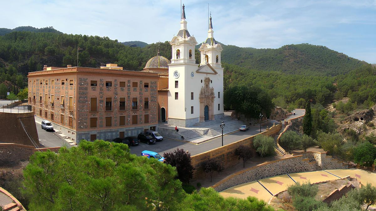 Santuario de Nuestra Señora de la Fuensanta, en el corazón del parque regional de El Valle y Carrascoy