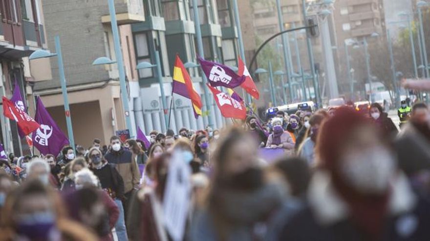 Uno de los bloques que se ha manifestado hasta la concentración en la Plaza del Pilar de Zaragoza durante el 8M 2021