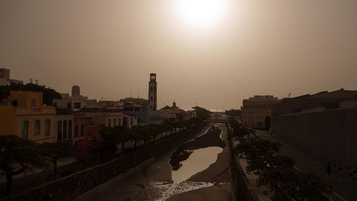 Temperaturas de hasta 30 y 34 grados acompañadas de calima este sábado en Canarias