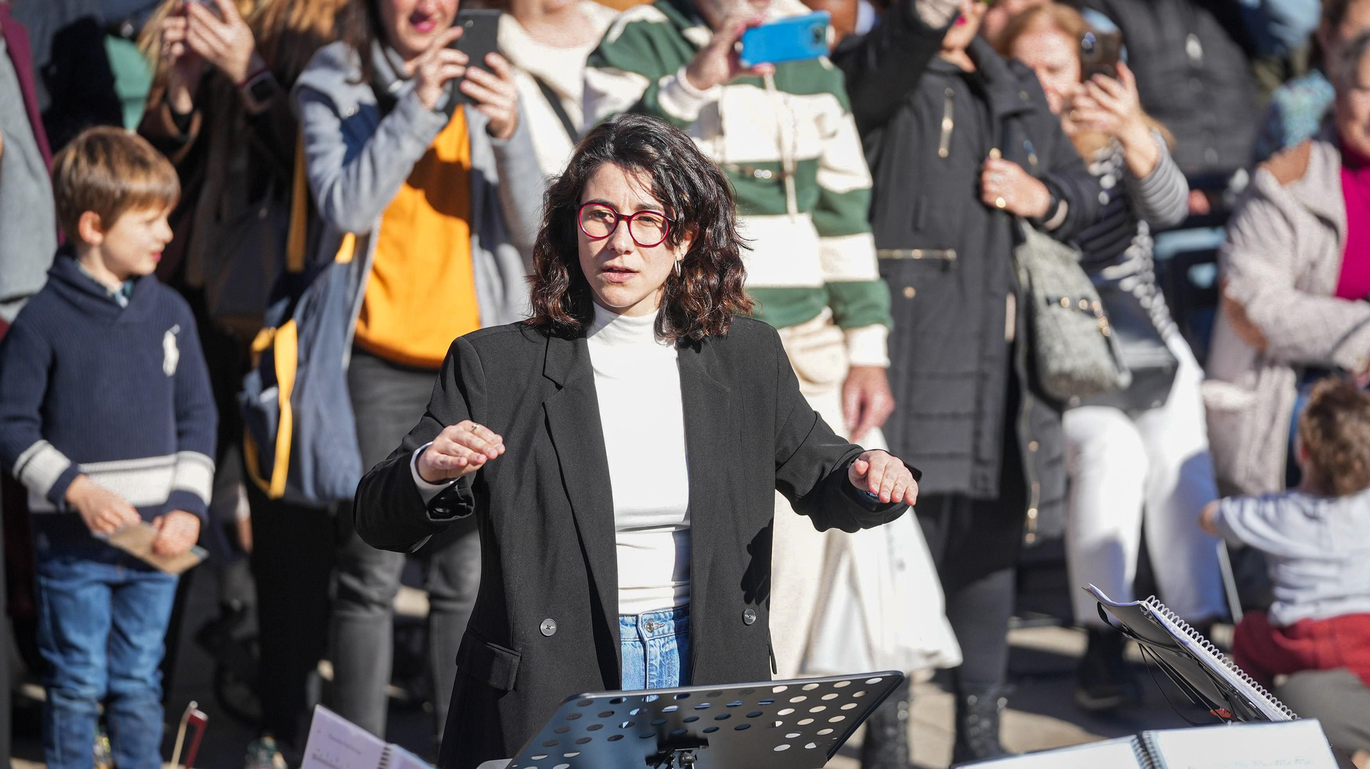 Concierto en La Corredera de la plataforma por un auditorio.