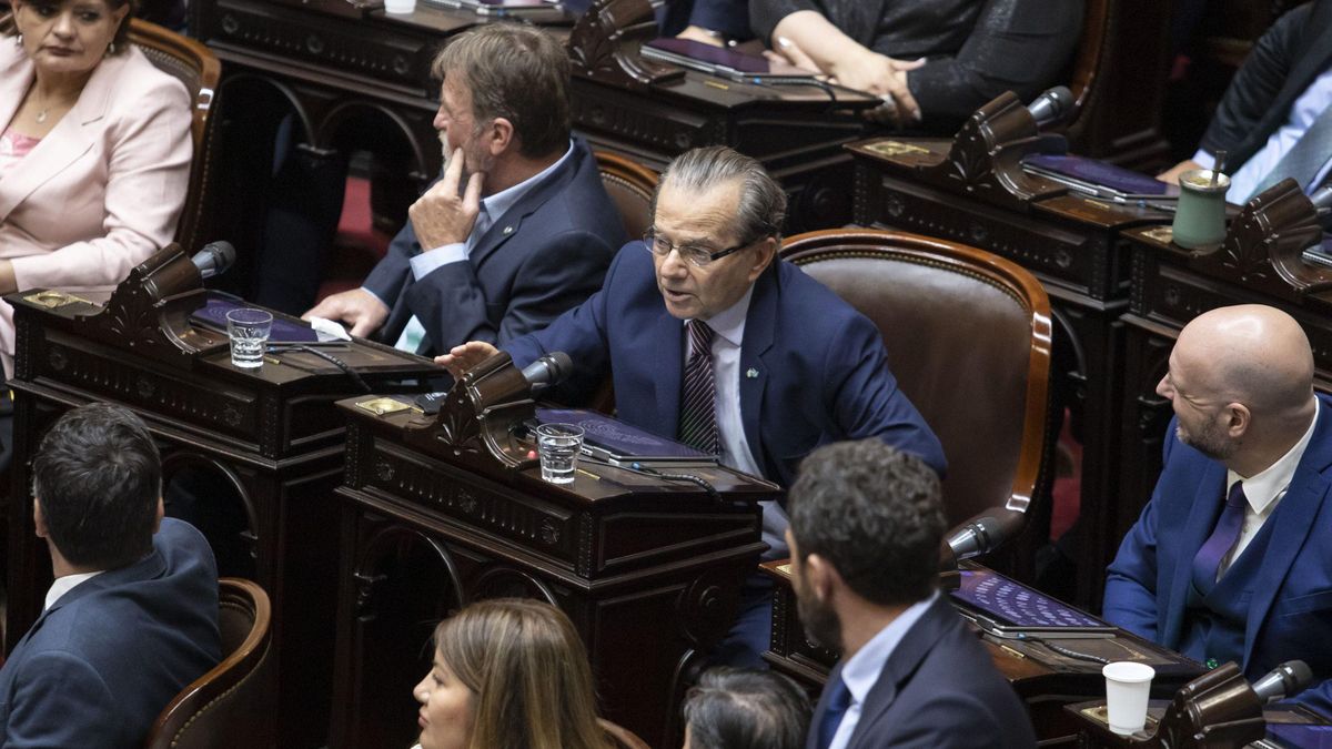 El diputado radical Gerardo Cipolini se defendió de las acusaciones