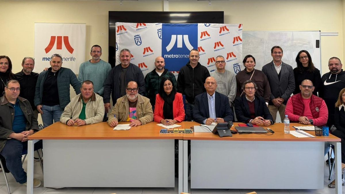 Firma del acuerdo entre sindicatos y Metropolitano de Tenerife.