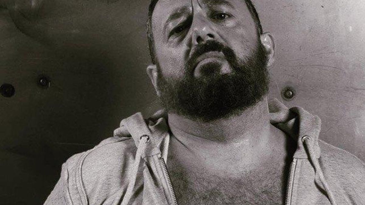 El actor Pepón Nieto posa para un calendario gay solidario