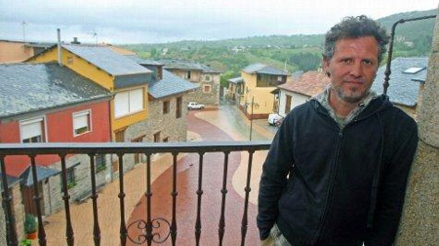 César Sánchez / ICAL Nicolás de Carrera, promotor de 'Festival de Culturas Villar de los Mundos', que se celebrará en la localidad ponferradina de Villar de los Barrios, entre los días 12 y 15 de septiembre