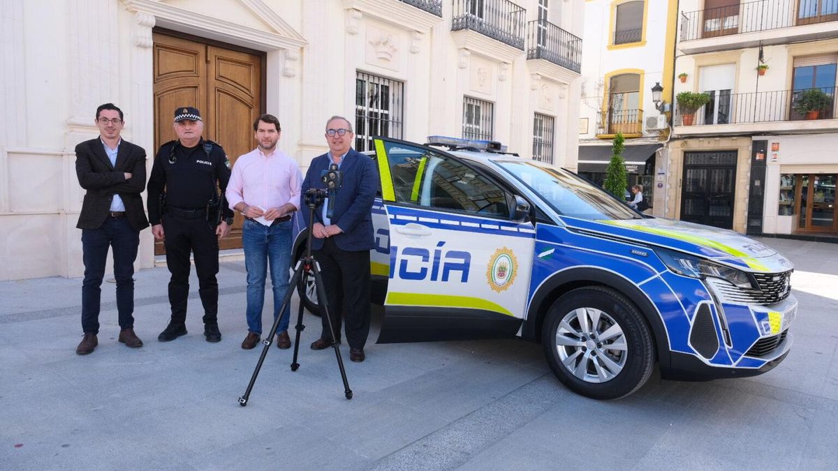 Rescatan de una vivienda a numerosos animales en presunta situación de insalubridad