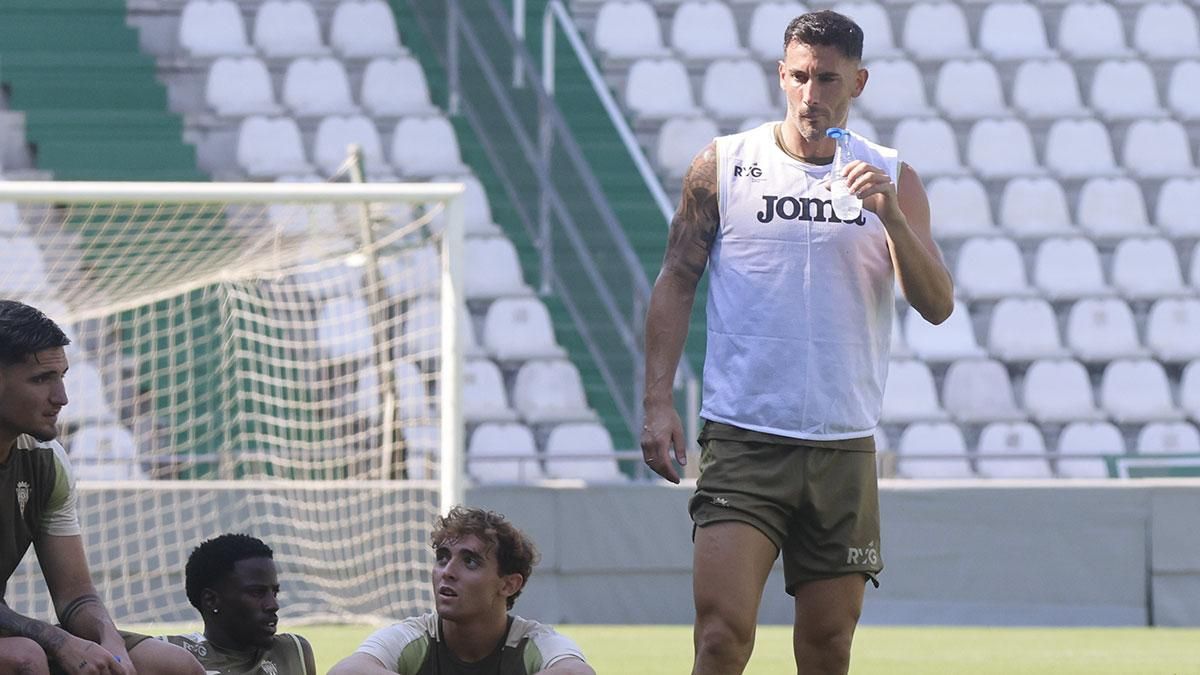 Entrenamiento del Córdoba a puerta abierta para la afición